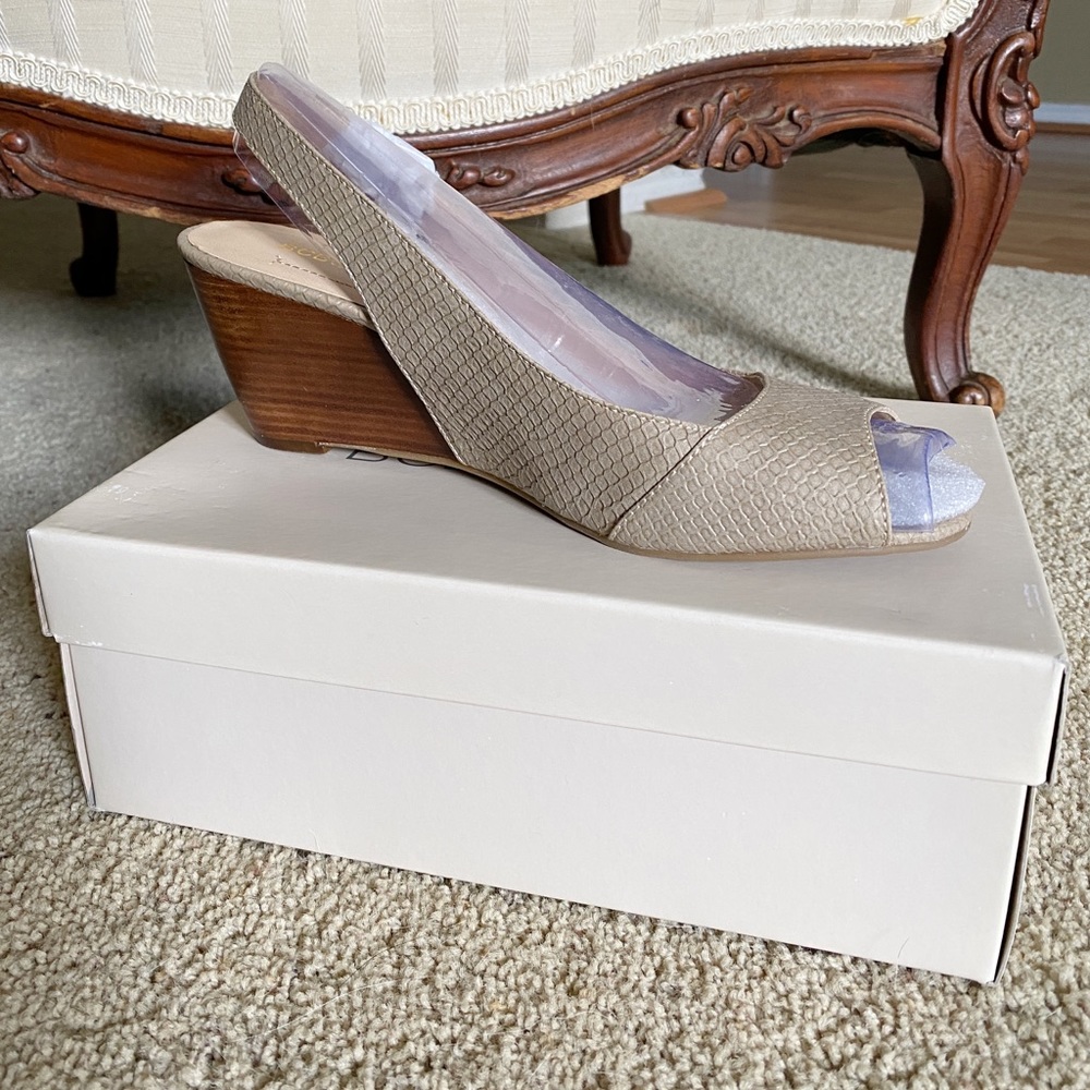 BCBG Leather Taupe Fishscale Wedge Slingback